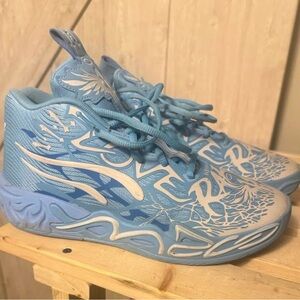 Puma Lamelo - Size 7.5 Light Blue and White Men's Sneakers